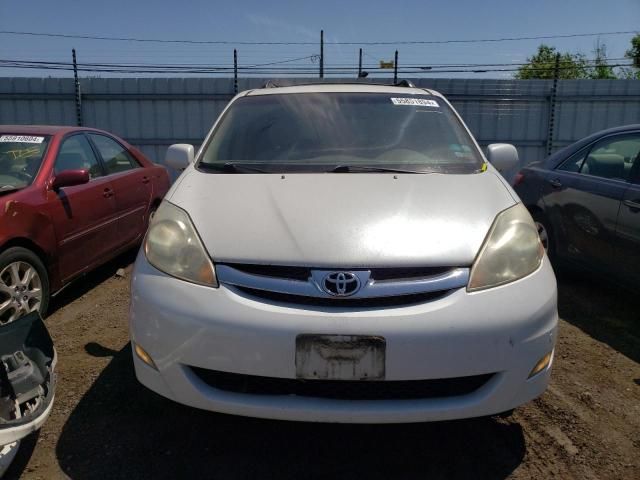 2009 Toyota Sienna XLE