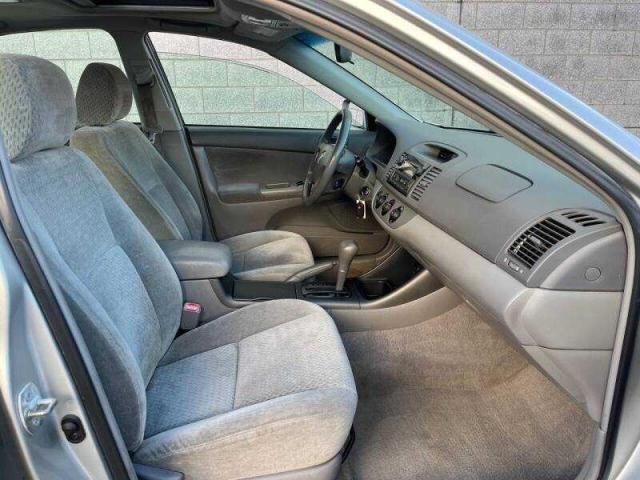 2004 Toyota Camry LE