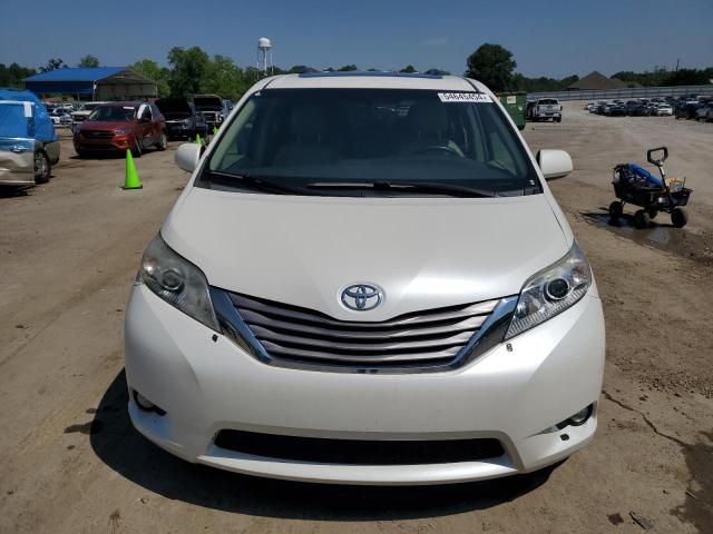 2016 Toyota Sienna XLE