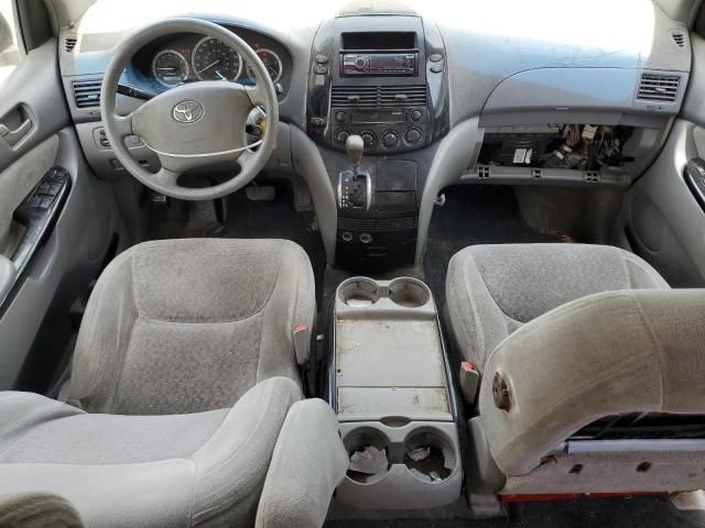 2005 Toyota Sienna CE