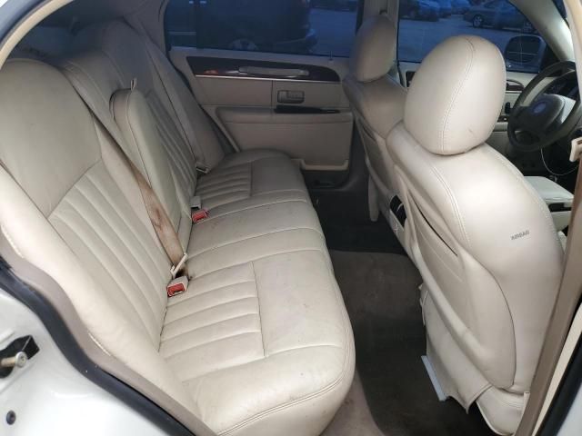 2004 Lincoln Town Car Executive