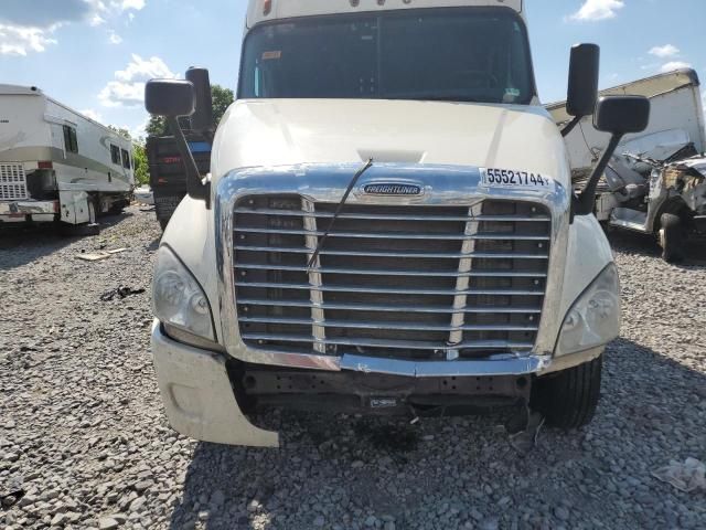 2016 Freightliner Cascadia 125