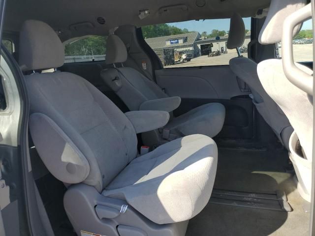 2015 Toyota Sienna LE