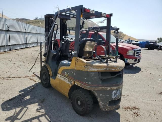 2006 Caterpillar Forklift