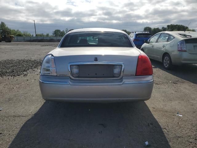 2010 Lincoln Town Car Signature Limited