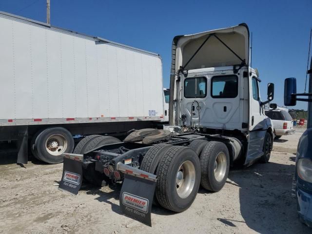 2019 Freightliner Cascadia 126