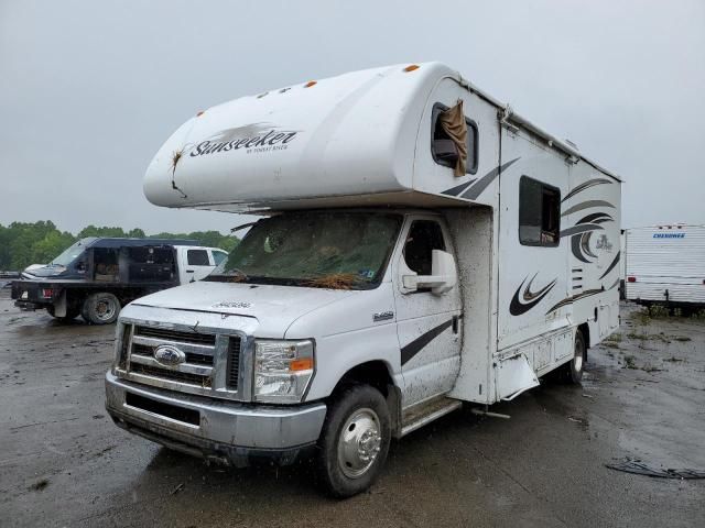 2014 Ford Econoline E450 Super Duty Cutaway Van