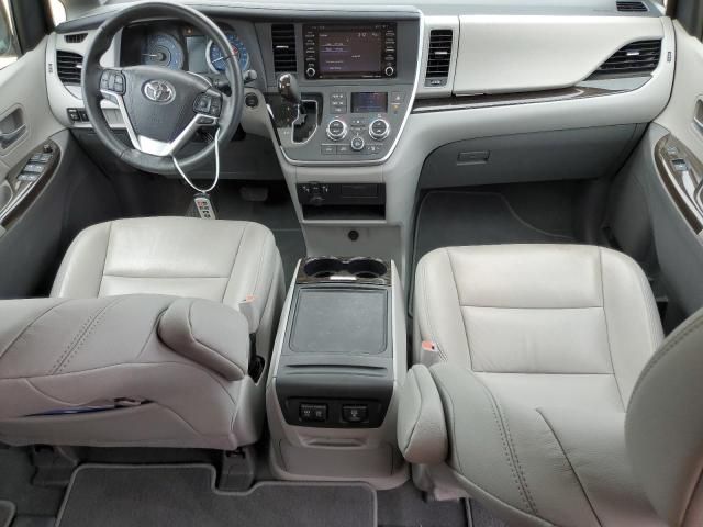 2020 Toyota Sienna XLE