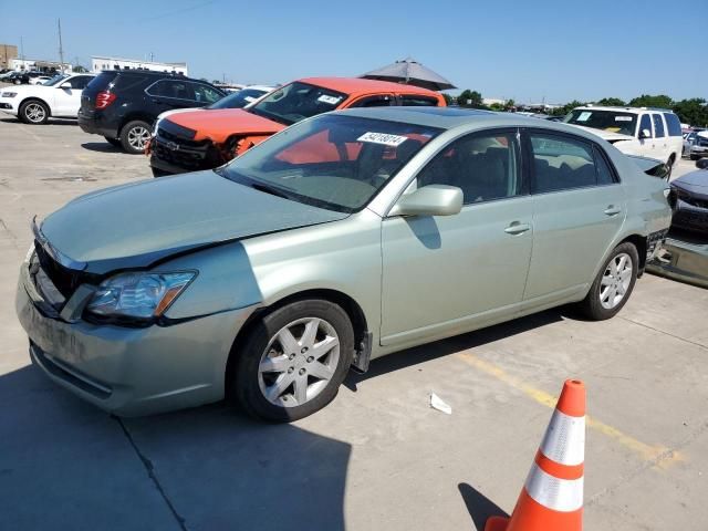 2005 Toyota Avalon XL