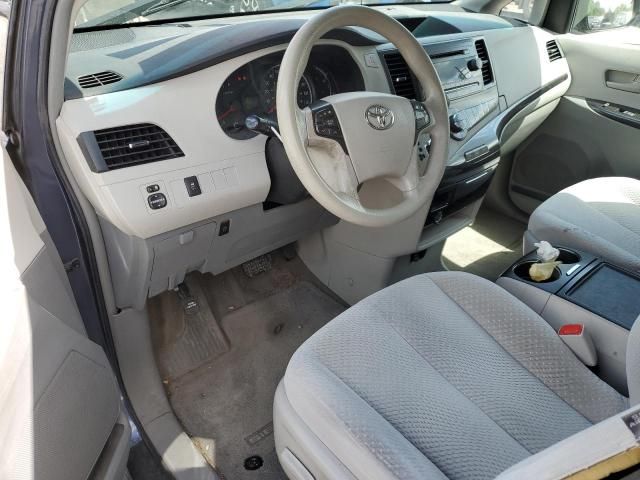 2013 Toyota Sienna LE