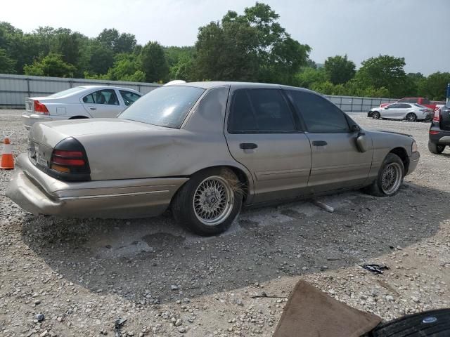 2001 Ford Crown Victoria LX