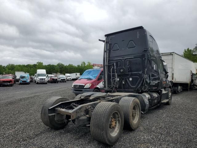 2019 Freightliner Cascadia 126