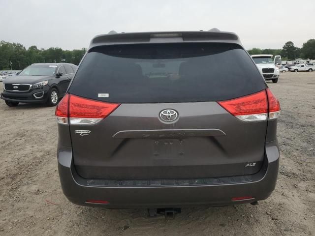 2013 Toyota Sienna XLE