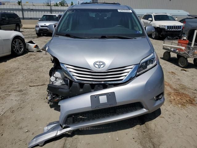 2016 Toyota Sienna XLE