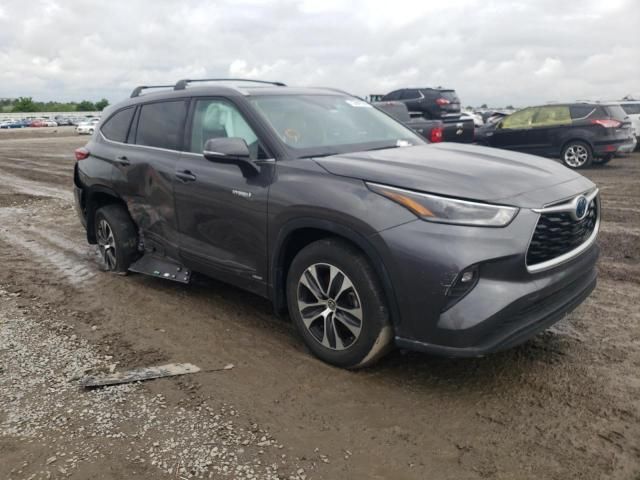 2021 Toyota Highlander Hybrid XLE