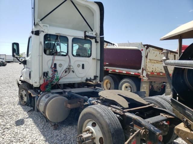 2017 Freightliner Cascadia 113