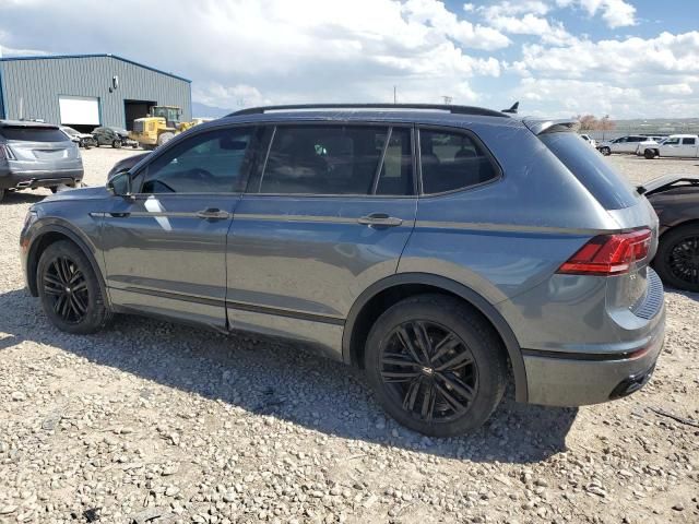 2022 Volkswagen Tiguan SE R-LINE Black