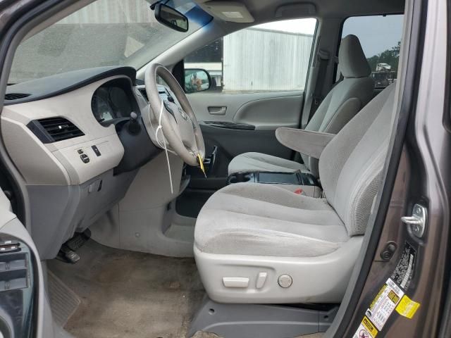 2013 Toyota Sienna LE