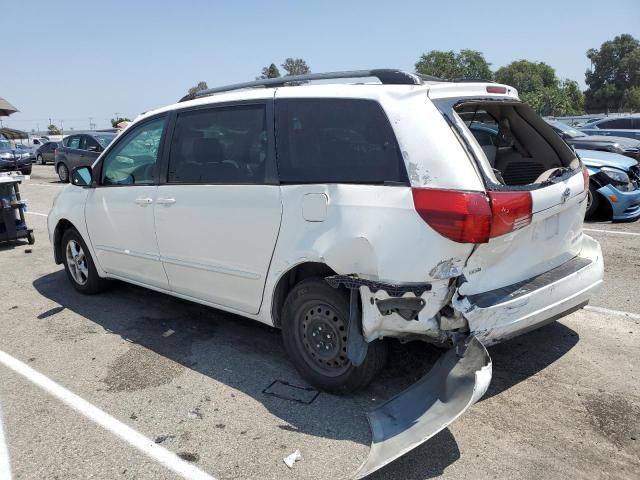 2004 Toyota Sienna CE