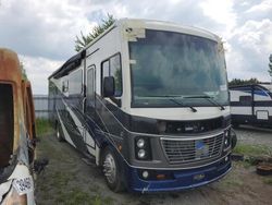 Salvage trucks for sale at Bowmanville, ON auction: 2018 Ford F53