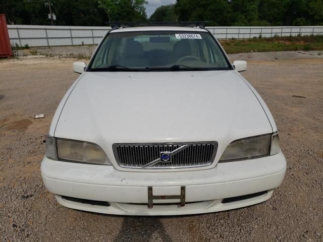 2000 Volvo V70 Base