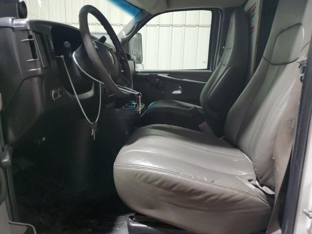 2011 GMC Savana Cutaway G3500