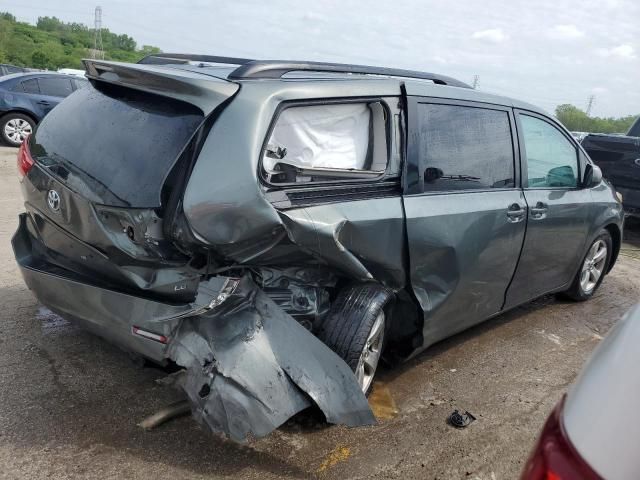 2013 Toyota Sienna LE