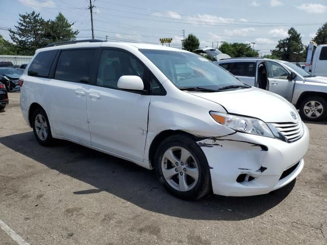 2016 Toyota Sienna LE