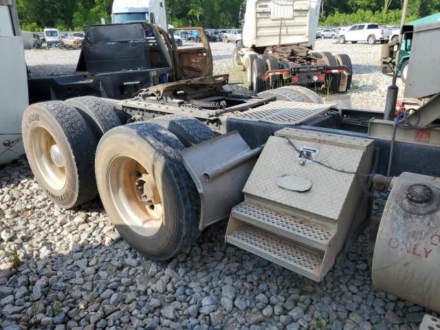 2005 Kenworth Construction T800