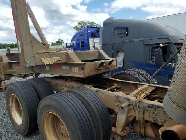 1998 Freightliner Conventional FLD120