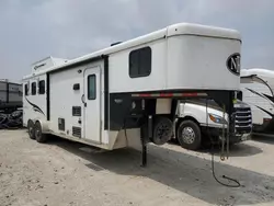 Bison Vehiculos salvage en venta: 2016 Bison Horse Camp