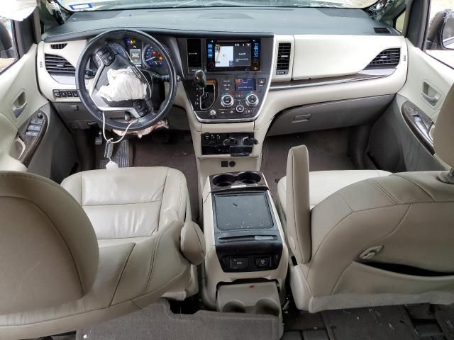 2016 Toyota Sienna XLE