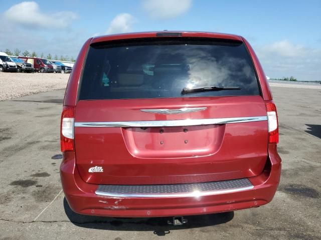 2012 Chrysler Town & Country Touring L