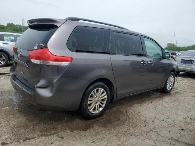 2012 Toyota Sienna XLE