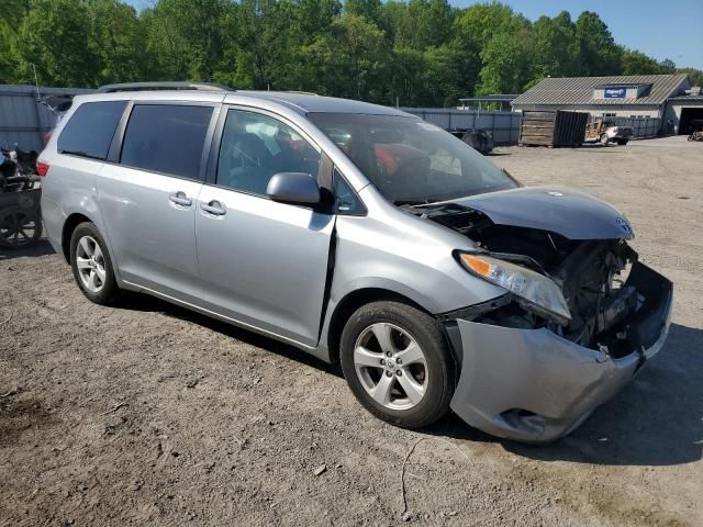 2015 Toyota Sienna LE