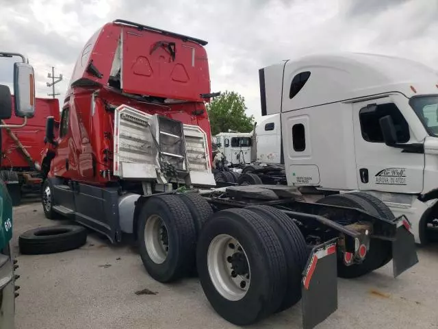 2019 Freightliner Cascadia 126