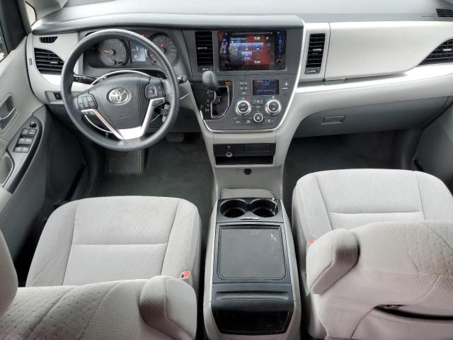 2015 Toyota Sienna LE