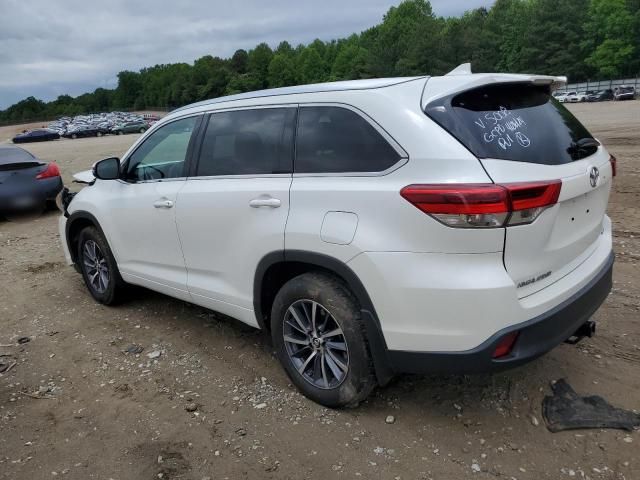 2017 Toyota Highlander SE