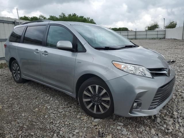 2018 Toyota Sienna XLE