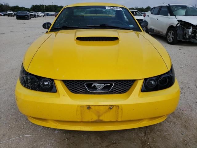 2004 Ford Mustang