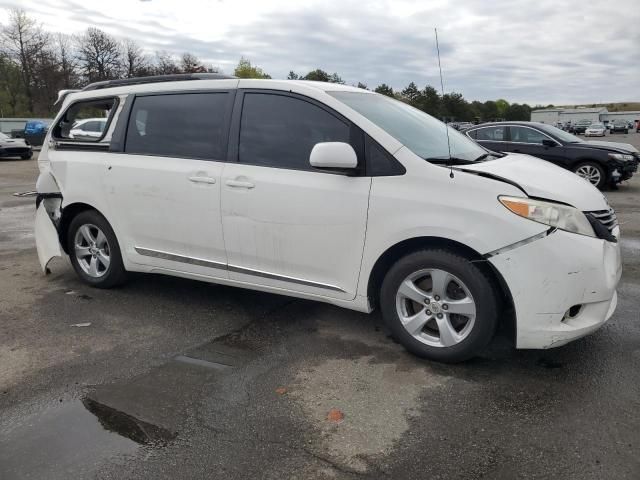 2011 Toyota Sienna LE