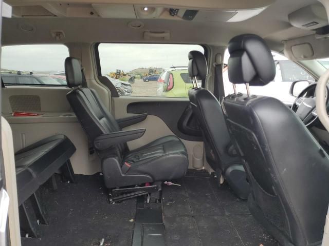 2013 Chrysler Town & Country Touring