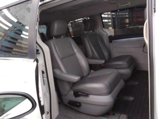 2012 Volkswagen Routan SE