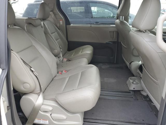 2015 Toyota Sienna XLE