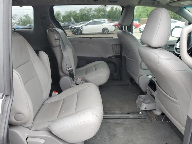 2015 Toyota Sienna XLE