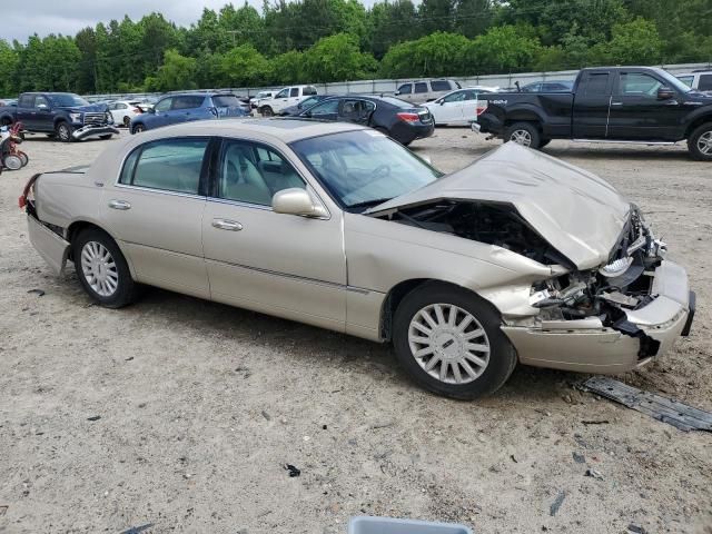 2005 Lincoln Town Car Signature Limited