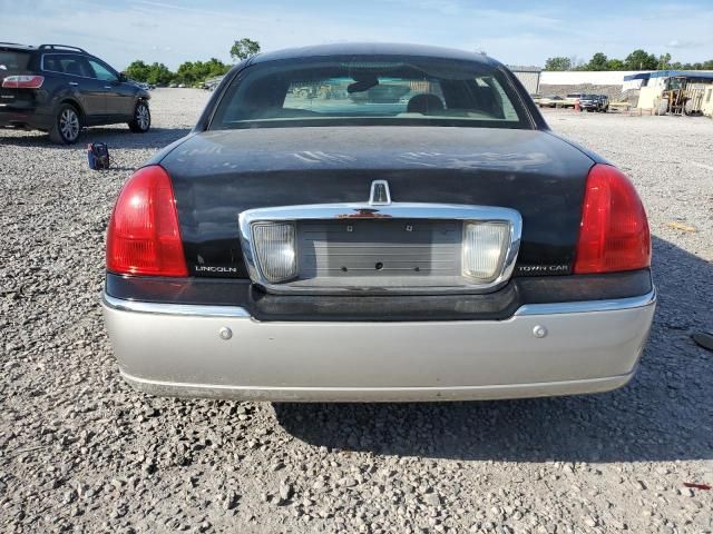 2003 Lincoln Town Car Signature