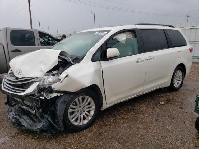 2017 Toyota Sienna XLE