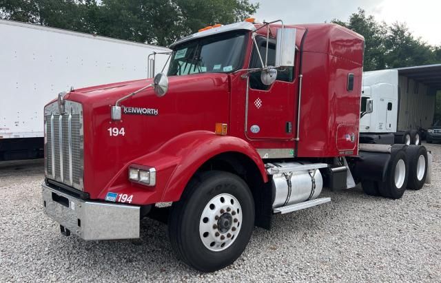 2010 Kenworth Construction T800