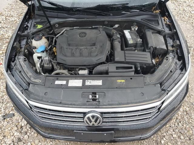 2018 Volkswagen Passat SE